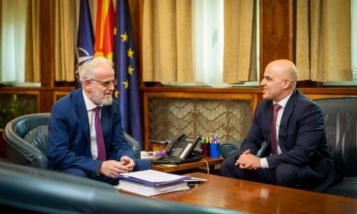 Pala vlada u Makedoniji! Privremeni premijer po prvi puta Albanac