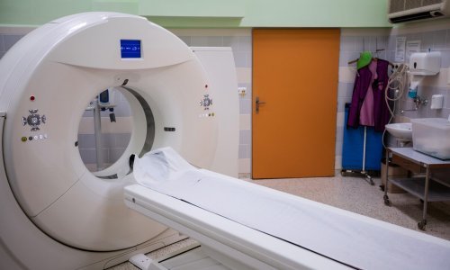 'Poludio' uređaj za magnetsku rezonancu u KB Merkur i 'usisao' metalni krevet