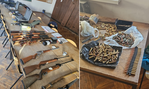 Arsenal oružja držali na noćnom ormariću u sobi gdje se igraju djeca