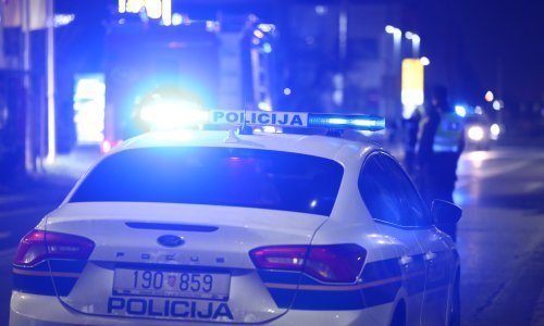 Pijani vozač zabio se u radnika Čistoće, spašavali ga vatrogasci. Oglasili se iz bolnice