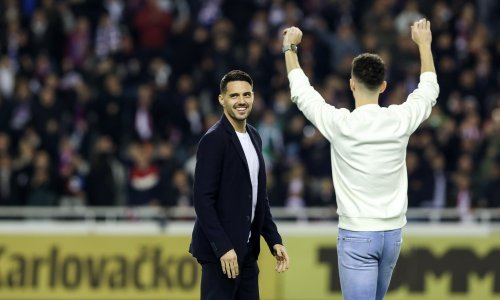 FOTO / Dok je u Splitu dobivao ovacije, Brekalu u Zagrebu napisane ružne poruke