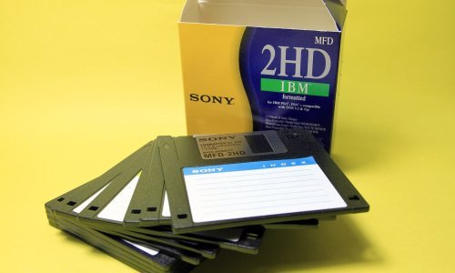 Japan se napokon rješava bizarnog pravila koje obuhvaća vrlo važne dokumente - i diskete