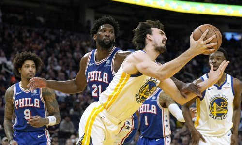 Dario Šarić 'podijelio' sedam asistencija u pobjedi Warriorsa, ozlijedio se Joel Embiid