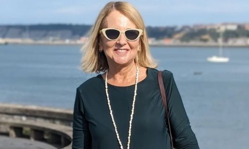 Ima 65 godina i ovako nosi Zarinu novu neodoljivu suknju