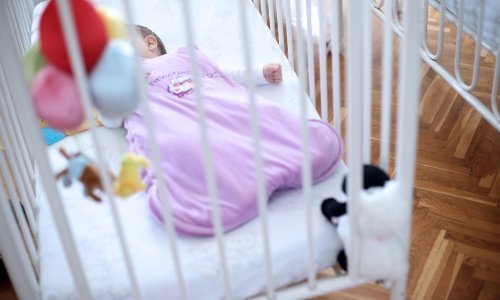 Beba iz Istre koja je bila u komi s frakturom lubanje je stabilno