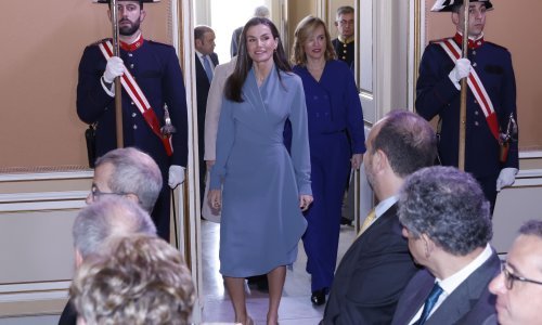 Kraljica Letizia istaknula haljinu koja nikada ne izlazi iz mode