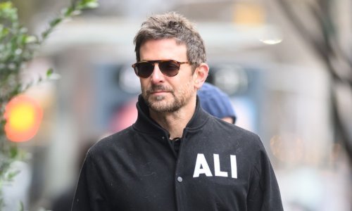 Nježni prizor: Bradley Cooper po New Yorku viđen kako nosi dječje tenisice