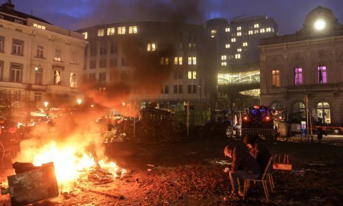 Ogorčeni seljaci stigli pred EU Parlament u Bruxellesu: 'Bez poljoprivrednika nema hrane'