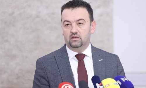 Pavliček pozvao Vladu da kupi poljoprivredne tvrtke Fortenove