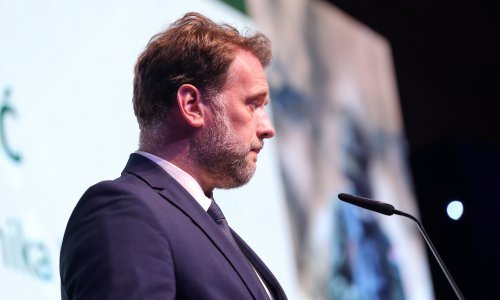 Umirovljeni vojnik kažnjen jer je na Fejsu prijetio Banožiću