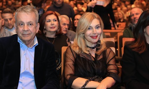 Brojna poznata lica pohrlila na koncert kultne sarajevske grupe