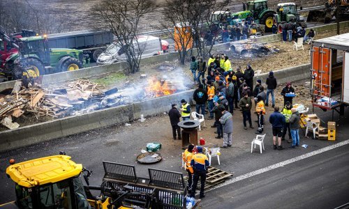 Francuski poljoprivrednici idu kući, ali bijes se širi na drugim mjestima u Europi