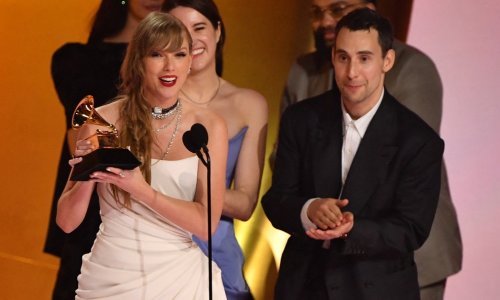 Dodijeljene su nagrade Grammy: Taylor Swift na rubu suza nakon što je ispisala povijest