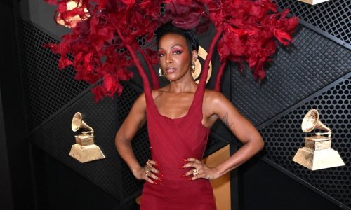 Neobična haljina o kojoj se govori: Poznata pjevačica stvorila pomutnju na crvenom tepihu