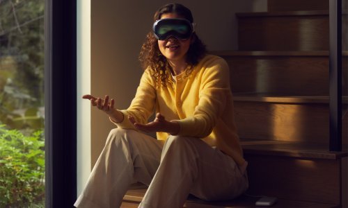 Ljudi koriste Appleovu konzolu Vision Pro na razne, pa i opasne načine