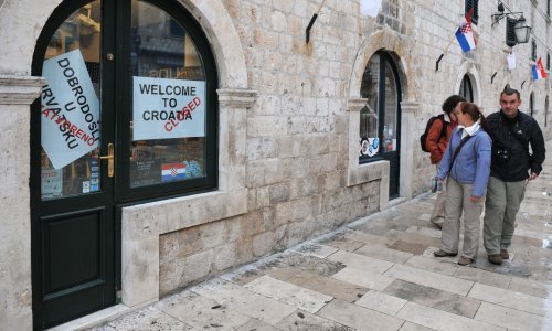 Sindikati: Nakon tri desetljeća radnici u trgovini konačno imaju dan odmora