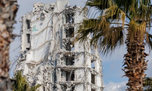 Hotel Marjan polako nestaje pod naletom teških strojeva