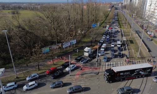 Pogledajte kako izgleda gužva oko Jadranskog mosta iz zraka