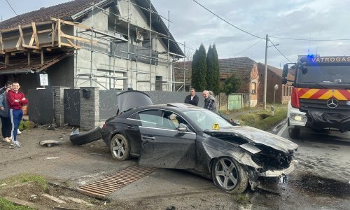 Nesreća kod Virja: Mercedesom se zabili u kuću, izvukli ih vatrogasci