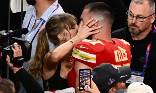 Taylor Swift i Travis Kelce nisu se suzdržavali: Strastveni poljupci nakon osvojenog Super Bowla