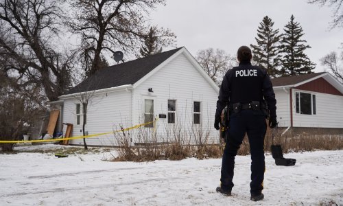 Muškarac ubio petero članova obitelji, među njima troje male djece