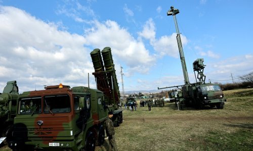 Srbija se naoružava, Vučić likuje: Repelent je stigao, odličan je
