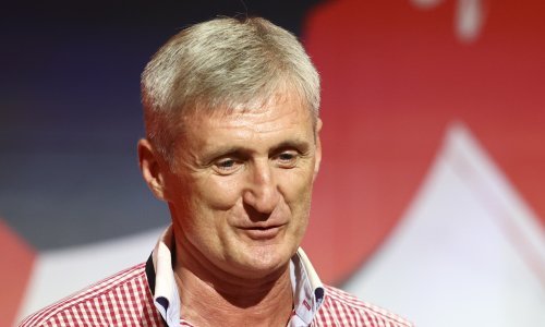 Robert Jarni se oglasio nakon što mu je HNS uručio otkaz, a dotakao se i Petkovića