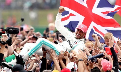 Prvi tamnoputi vitez u Formuli 1 srušio je sve rekorde zarade: Ovo je priča o Lewisu Hamiltonu