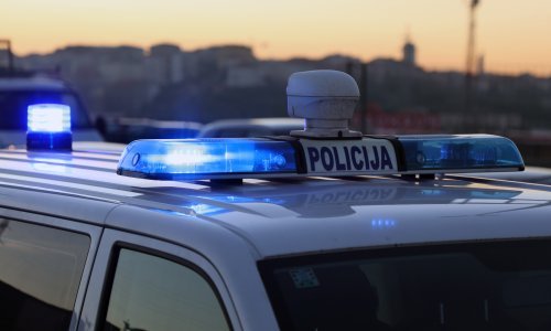 U požaru koji je buknuo na automobilu u Petlovcu smrtno stradao muškarac