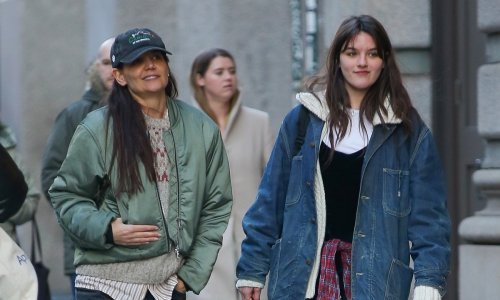 Katie Holmes ne odustaje od traperica - odabir je pao na hit model, ali i omiljene sambice