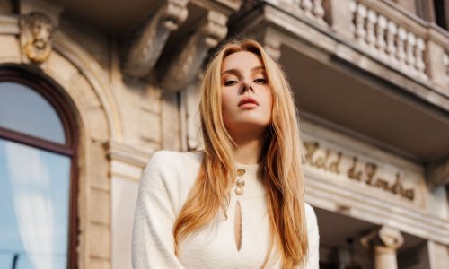 Profinjenost i elegancija modni su imperativ nadolazeće kolekcije brenda Versage