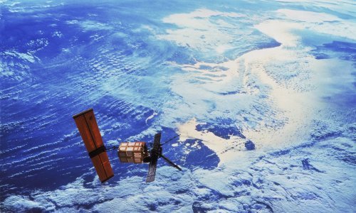 Satelit koji juri prema Zemlji mogao bi se vidjeti i iz Hrvatske, evo gdje će proći
