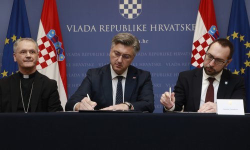 Vlada, Zagreb i Crkva potpisali sporazum o stadionu Maksimir