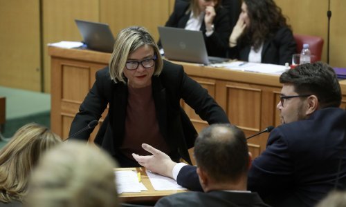 Burno u Saboru: Oporba čereči vladajuće, HDZ-ovke udaraju po Sandri Benčić