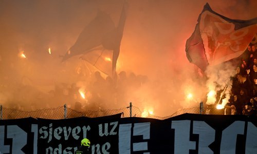 Zamaskirani 'junaci' u Zagrebu napali navijače Betisa, poprskali ih suzavcem i cipelarili