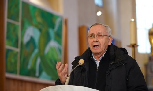 Bivše časne sestre tvrde da ih je poznati svećenik seksualno i duhovno zlostavljao