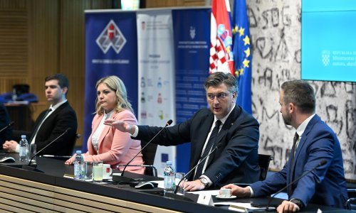 Plenković uručio ugovore za program 'Zaželi' vrijedne više od 58 milijuna eura