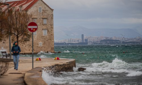 Olujni udari juga, kiša i grmljavina pokvarit će subotu u dobrom dijelu Hrvatske