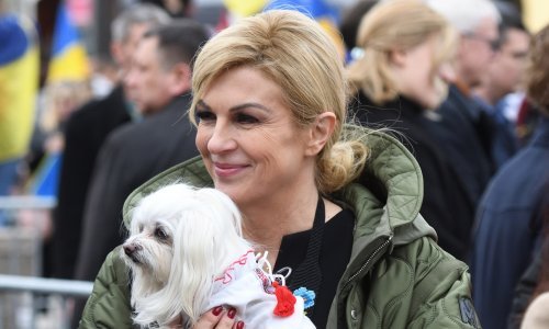 Kolinda Grabar-Kitarović prošetala špicom u najboljem društvu