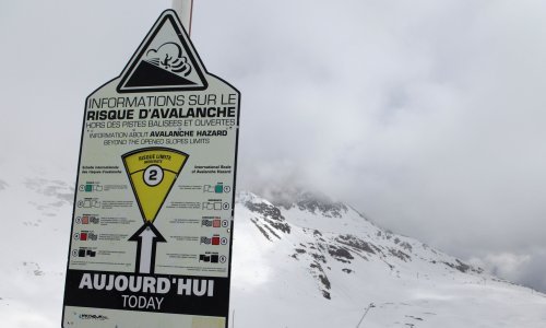 Strašna tragedija u Francuskoj: U snježnoj lavini poginulo četvero skijaša, dvoje nestalo