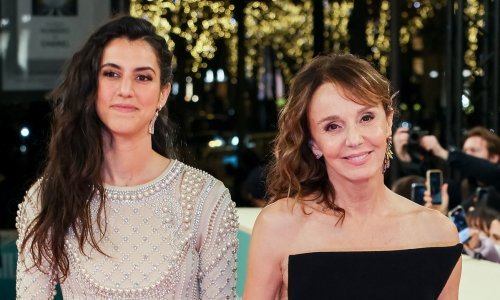 Poput slavne mame: Kći zvijezde 'Emily u Parizu' zablistala u ulozi modela