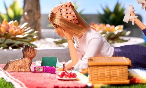 Dolazi Barbie telefon, proizvest će ga HMD u suradnji s Matellom