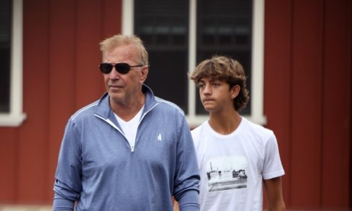 Sin Kevina Costnera debitirao na filmu, zanimljivo je zašto ga je tata angažirao