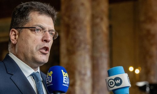 EU povjerenik brani UN-ovu agenciju koju Izrael teško optužuje