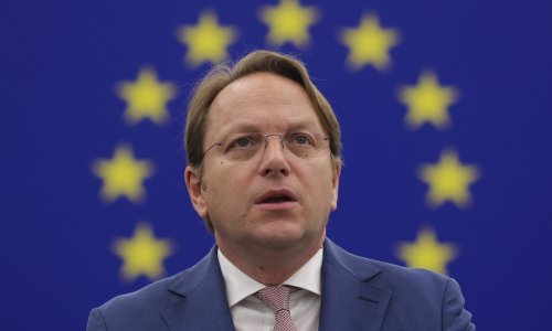 Povjerenik za proširenje: Vrata EU-a širom otvorena za Crnu Goru