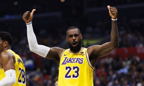 Pogledajte show LeBrona Jamesa; u 40. godini života odigrao je utakmicu za pamćenje!