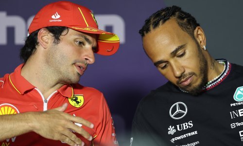 Evo kako Sainz gleda na Hamiltona nakon što je izgubio mjesto u Ferrariju