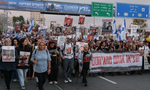 Tisuće Izraelaca domarširalo do Jeruzalema, na čelu kolone obitelji talaca koje drži Hamas