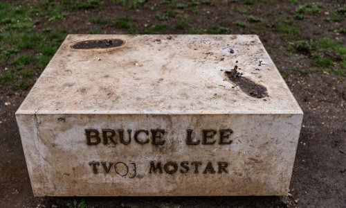 U Mostaru nestao kip Brucea Leeja, traje policijska istraga