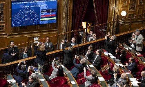 Prva na svijetu: Francuska u ustav uvodi pravo na pobačaj